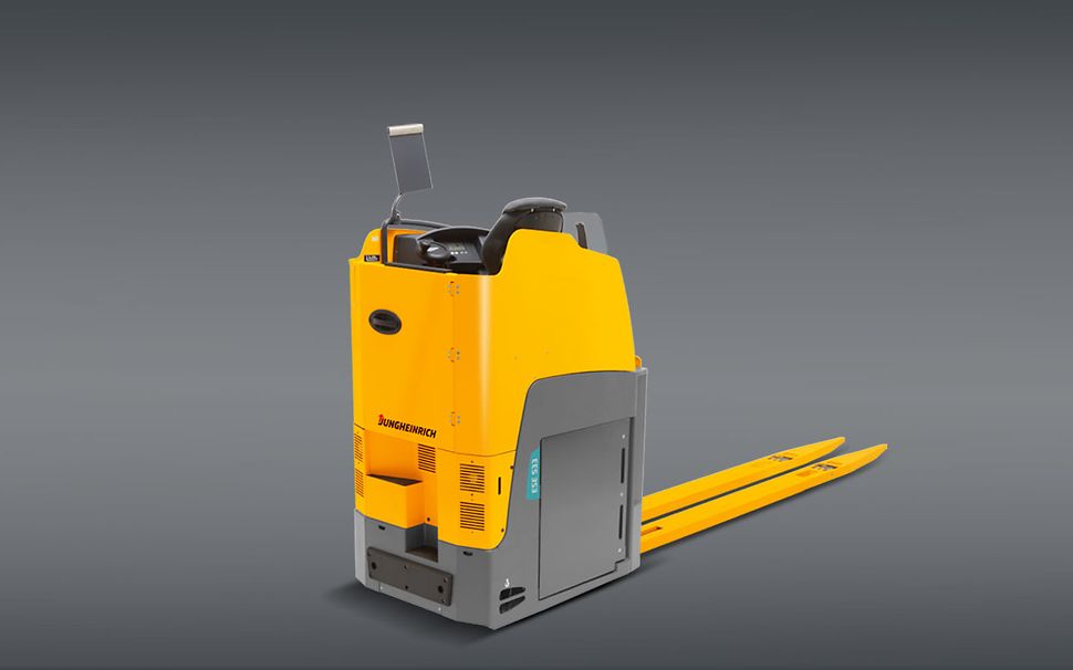 Electric pallet stacker