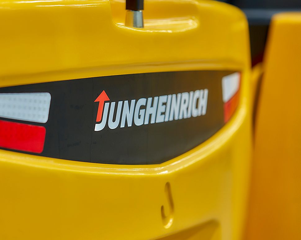 Warehouse_Action_ERE_38117