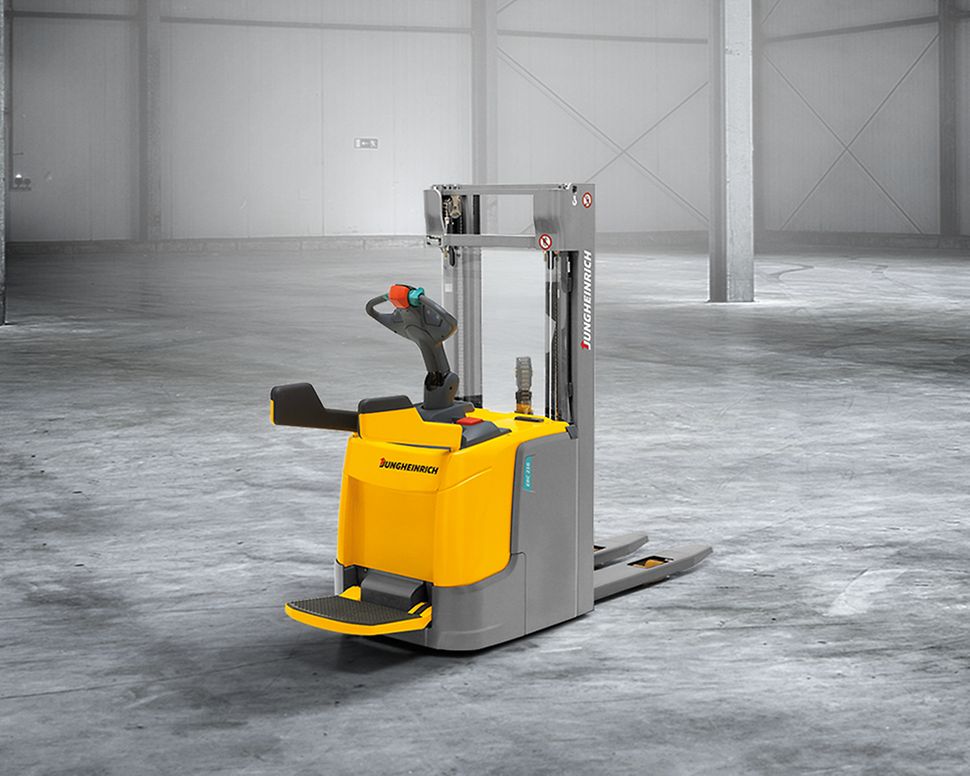 ride-on-electric-stacker_ERC