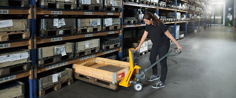 hand palletwagen vs elektrische palletwagen