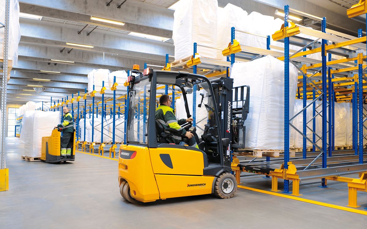 Arla Foods builds a compact storage system