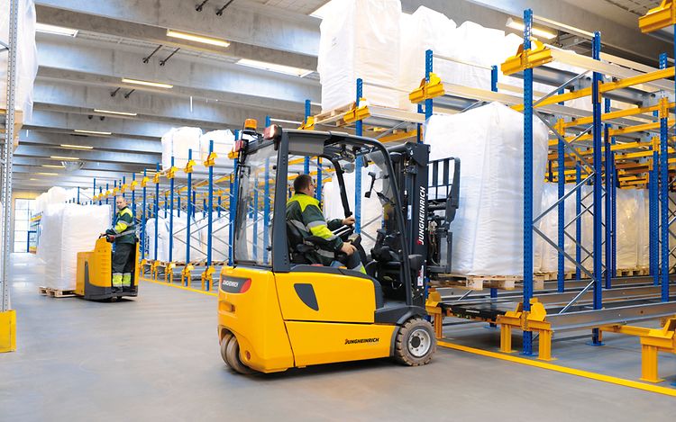 Motviktstruck Jungheinrich EFG hos Arla Foods