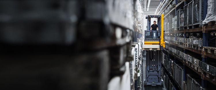 Smalle gangen truck / heftrucks