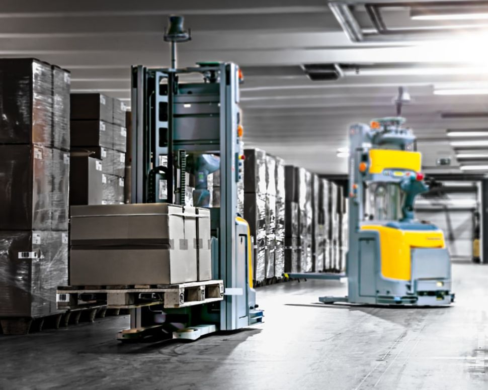 E-commerce gigant automated guided vehicles