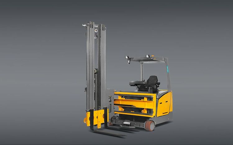 Gebruikte smalle gangen truck EFX