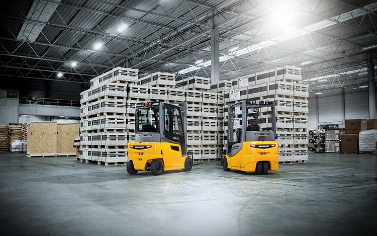 Elektrické čelní vozíky EFG