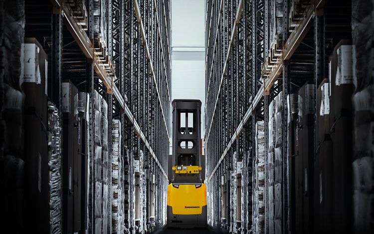 Stage Automatizovani viljuškar za visoke police