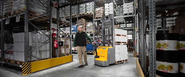 Stapelaar huren EJC216z