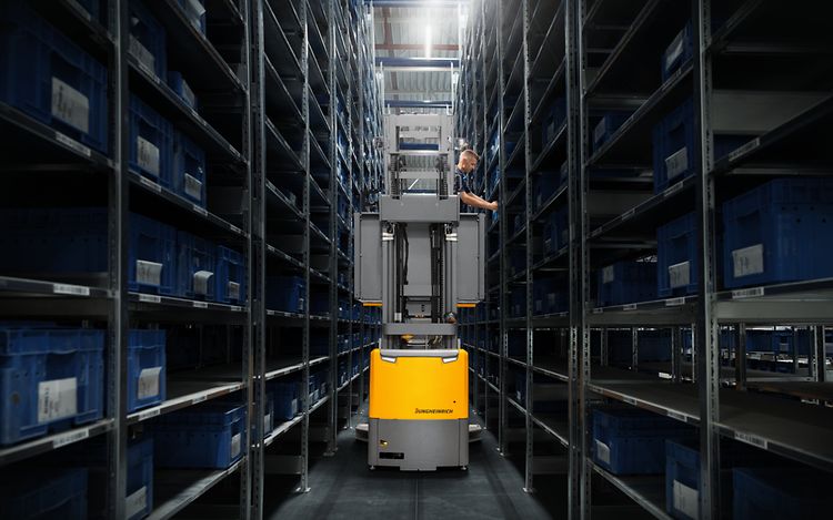 Content Picture Vertical Order Pickers Leistungsträger