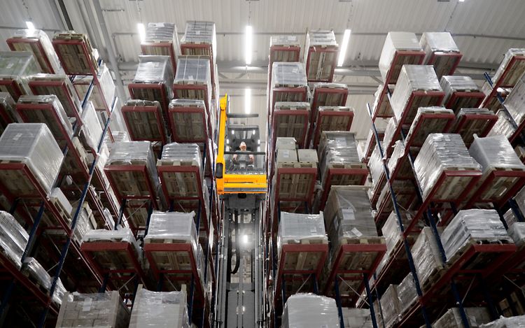 Stage_Referenz_Samstribution