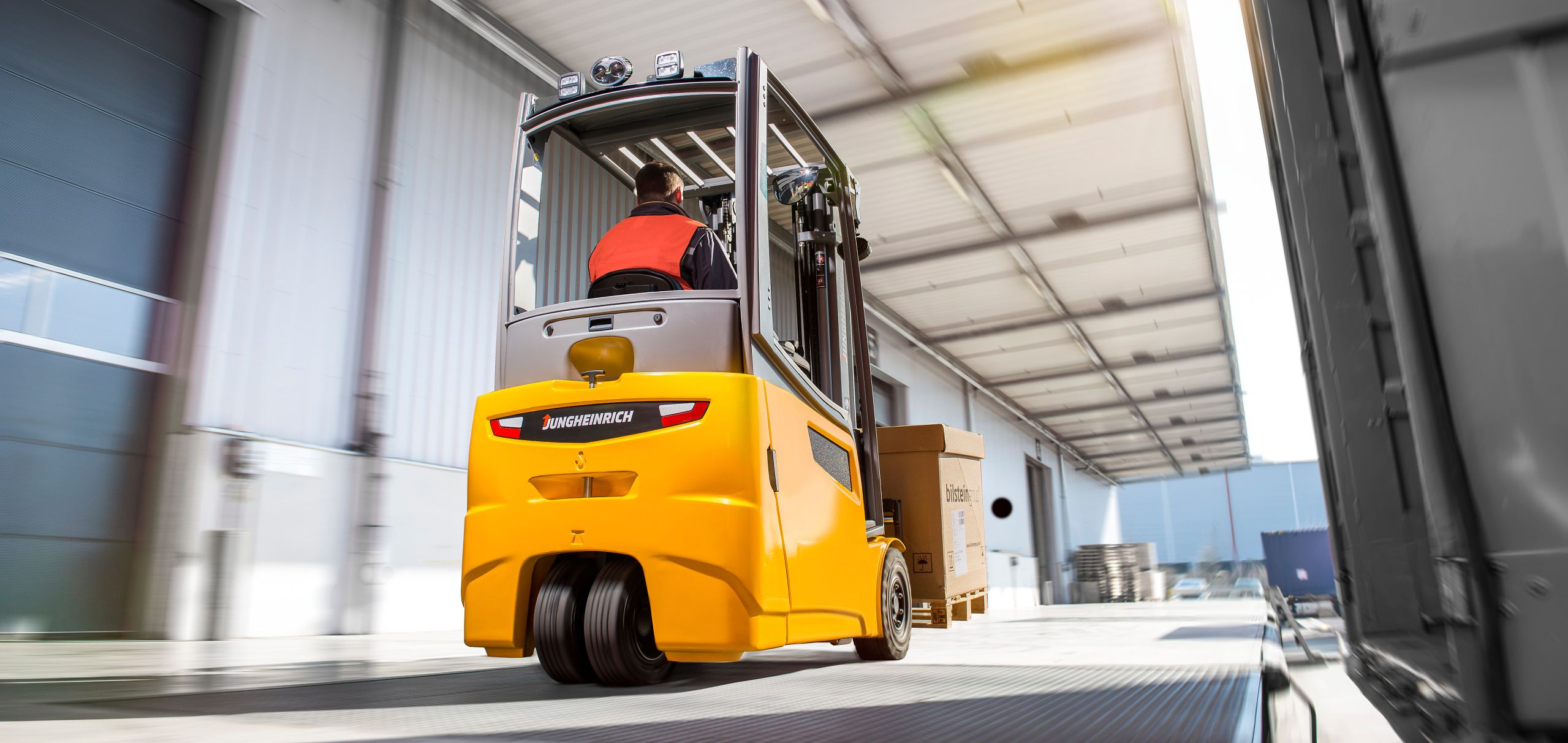 online-grocery-shopping-handled-with-professional-offline-logistics