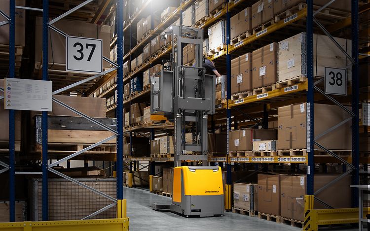 Picture Vertikal Order Pickers Einsteiger