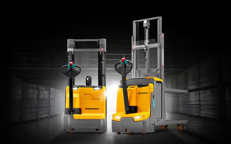 Stage Short distance stackers