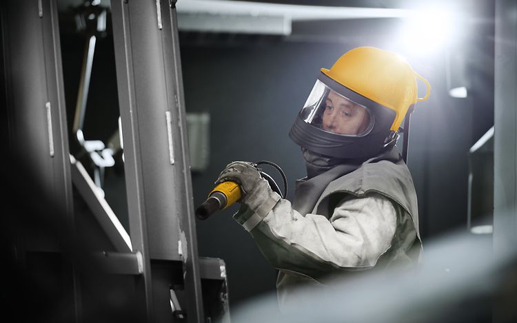 Fijn stof blaast u best eerst weg met een compressor