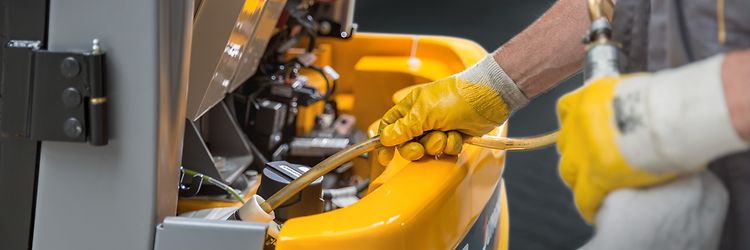 Controleer regelmatig de vloeistoffen in uw heftrucks