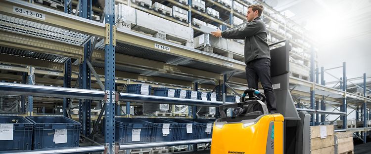 Looproutes magazijn orderpicktruck ece225