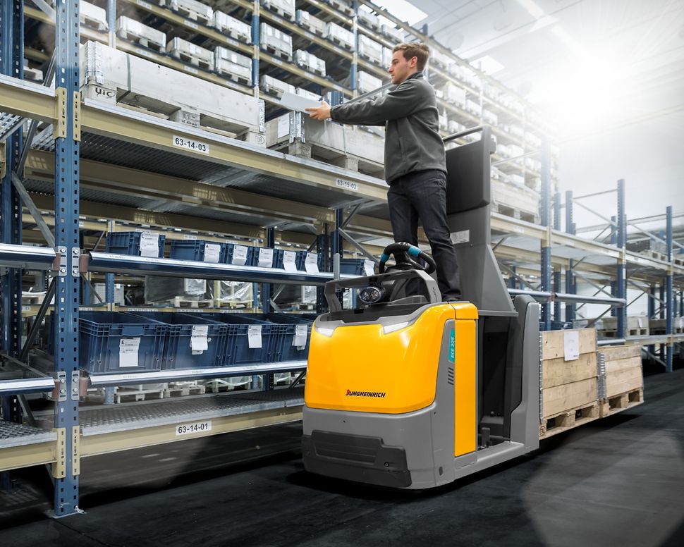 Looproutes magazijn orderpicktruck ece225