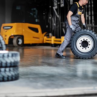 Forklift Service (1)