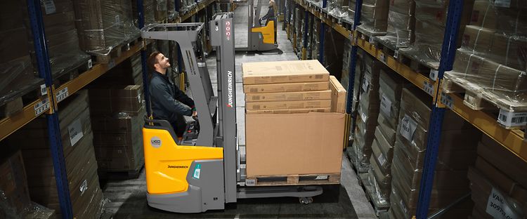 Lithium-Ionen-Hubwagen von Jungheinrich Stage Picture