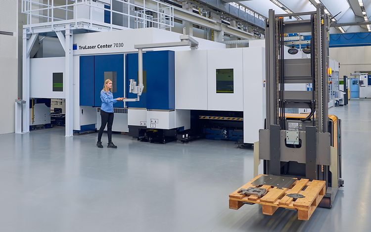 Big RGB-7_Fahrerlose_Flurfoerderfahrzeuge