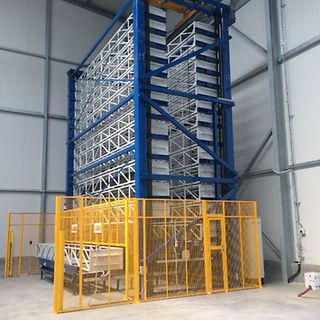 Automatický skladovací systém pro tyčový materiál 