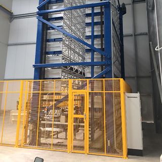 Automatický skladovací systém pro tyčový materiál 