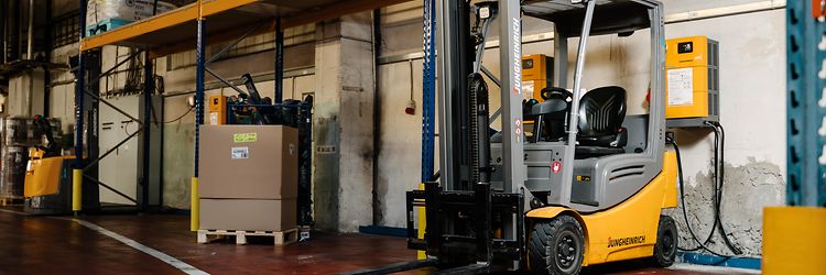 Li-Ion vozíky ve společnosti Associated Weavers