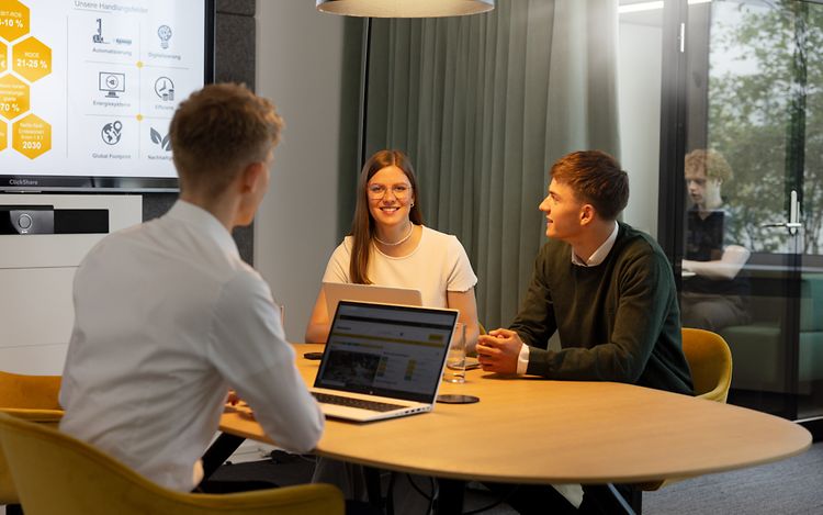 IT Marketing Campaign Apply Teaser