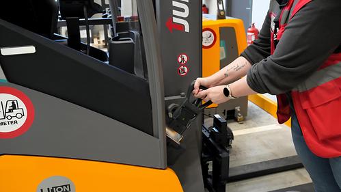 Ceva Logistics Jungheinrich lader